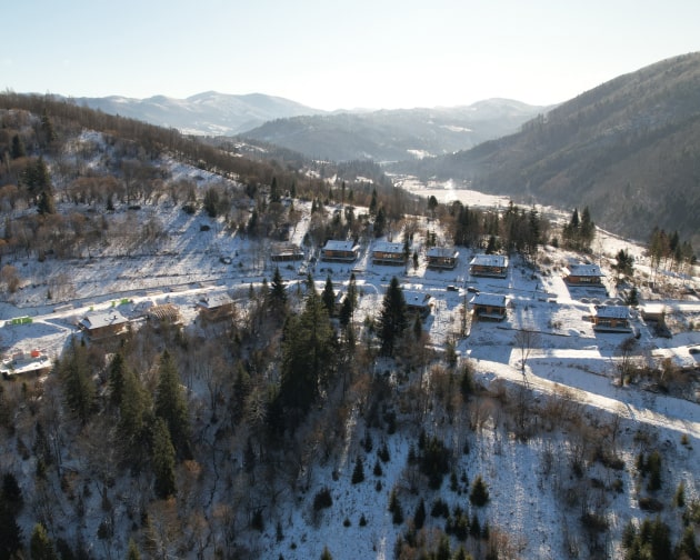 Погляньте на Forest Complex GORA з висоти.